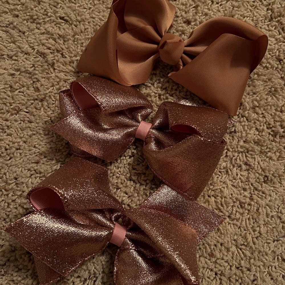 Bows! - Picture 3 of 4